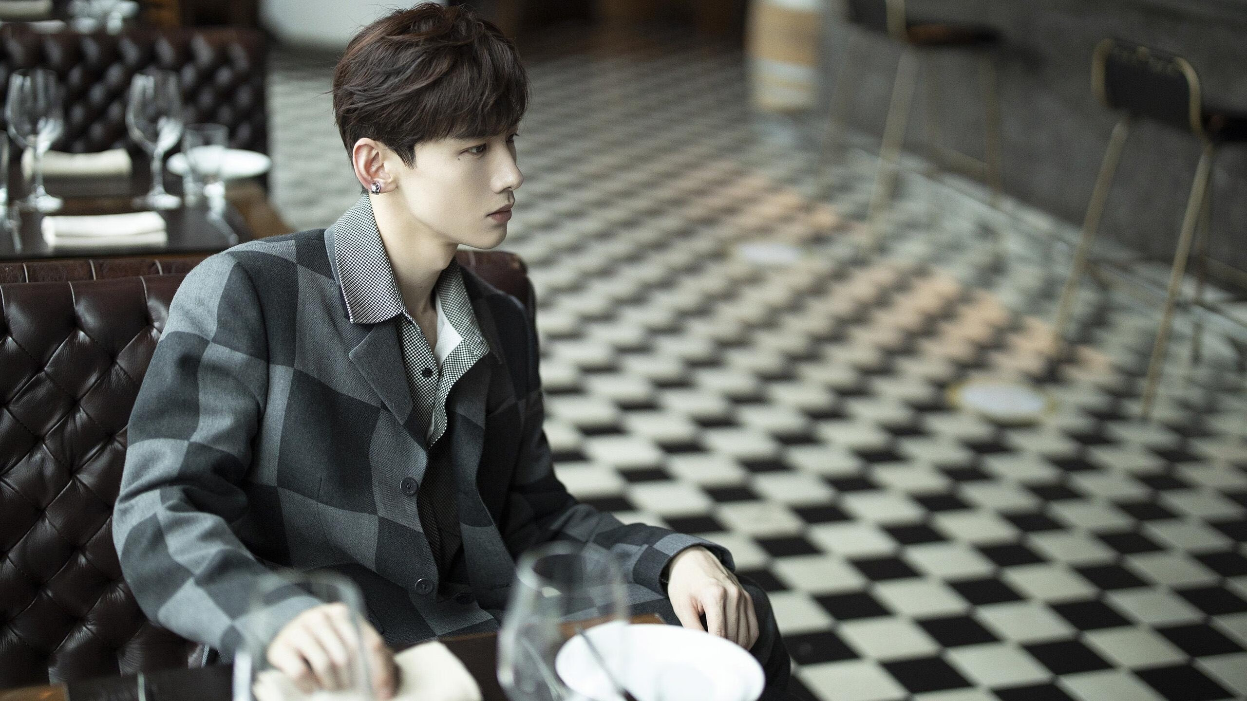 _骑士年轻球员发挥出色,未来充满希望_,骑士队球员的年薪排名